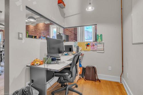 300-41 King William Street, Hamilton, ON 