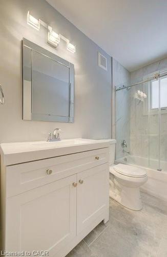 659 Gladstone Drive, Woodstock, ON - Indoor Photo Showing Bathroom