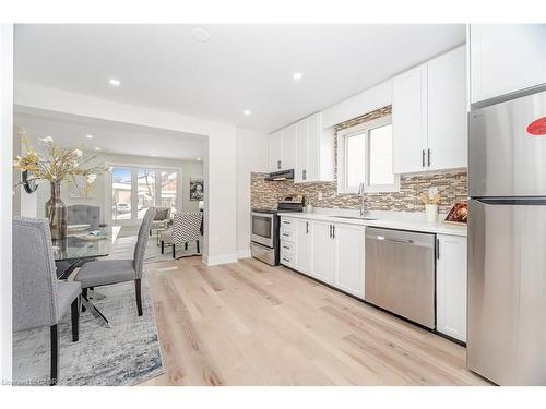26 Graywood Road, Hamilton, ON - Indoor Photo Showing Kitchen
