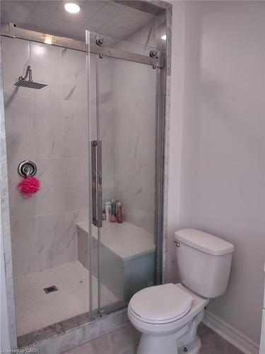 68 Napoli Drive, Hamilton, ON - Indoor Photo Showing Bathroom
