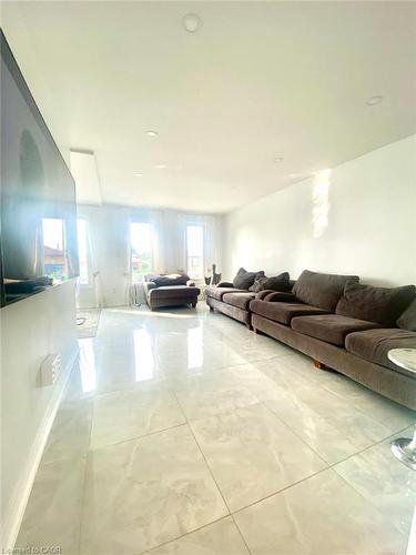 68 Napoli Drive, Hamilton, ON - Indoor