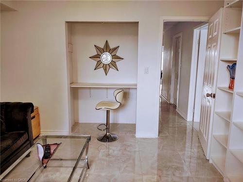 68 Napoli Drive, Hamilton, ON - Indoor Photo Showing Other Room