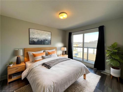 176 Huron Street, Guelph, ON - Indoor Photo Showing Bedroom