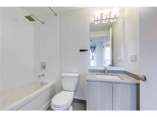 532-5230 Dundas Street, Burlington, ON - Indoor Photo Showing Bathroom