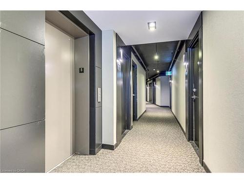 532-5230 Dundas Street, Burlington, ON - Indoor Photo Showing Other Room