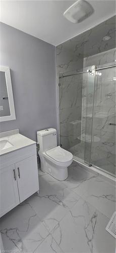 Upper-2274 Line 34, Shakespeare, ON - Indoor Photo Showing Bathroom