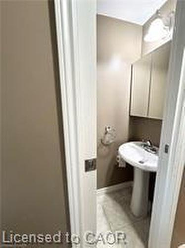 276 Benesfort Crescent, Kitchener, ON - Indoor Photo Showing Bathroom