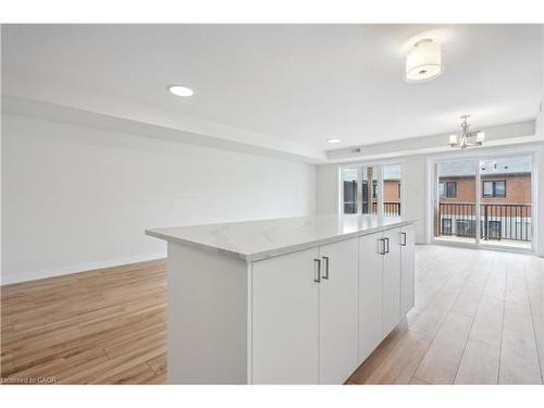 C9-15 Stauffer Woods Trail, Kitchener, ON - Indoor