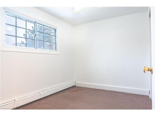 2-643 Albert Street, Waterloo, ON - Indoor Photo Showing Other Room