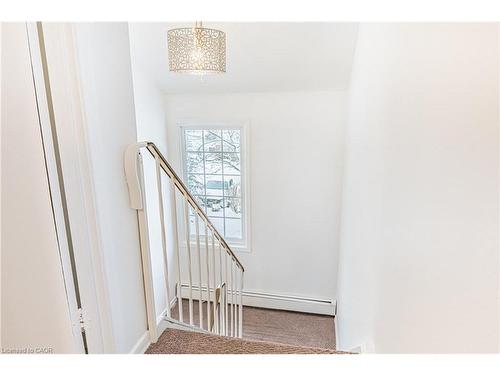 2-643 Albert Street, Waterloo, ON - Indoor Photo Showing Other Room