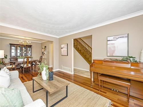 2137 Cleaver Avenue, Burlington, ON - Indoor Photo Showing Living Room