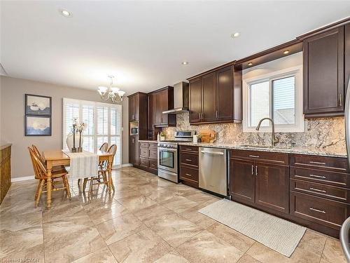 2137 Cleaver Avenue, Burlington, ON - Indoor