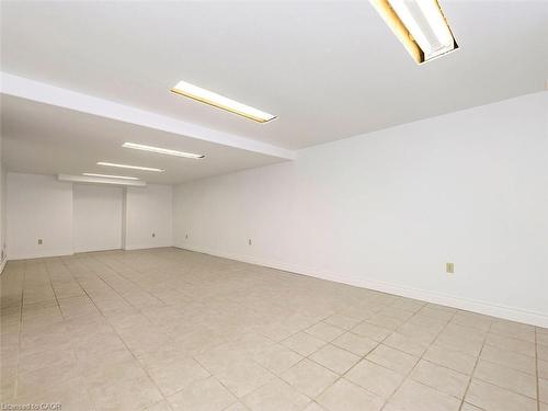 2137 Cleaver Avenue, Burlington, ON - Indoor Photo Showing Other Room