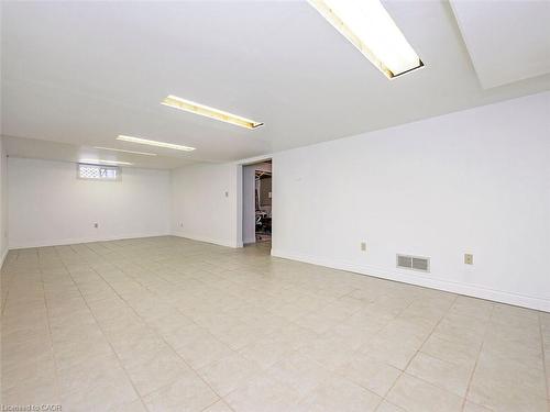 2137 Cleaver Avenue, Burlington, ON - Indoor