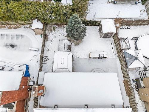 2137 Cleaver Avenue, Burlington, ON - Outdoor