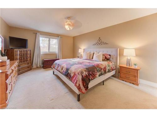 396 Otterbein Road, Kitchener, ON - Indoor Photo Showing Bedroom