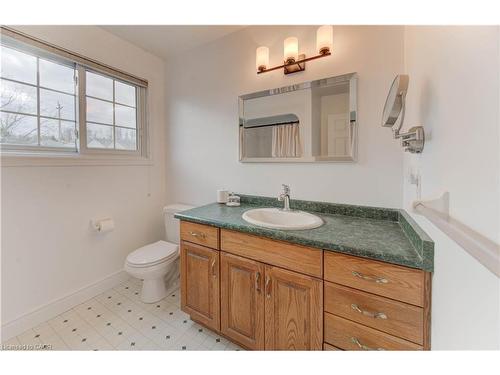 396 Otterbein Road, Kitchener, ON - Indoor Photo Showing Bathroom