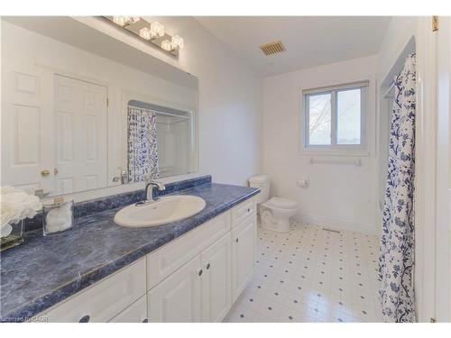 396 Otterbein Road, Kitchener, ON - Indoor Photo Showing Bathroom