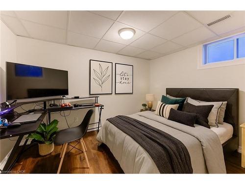 396 Otterbein Road, Kitchener, ON - Indoor Photo Showing Bedroom