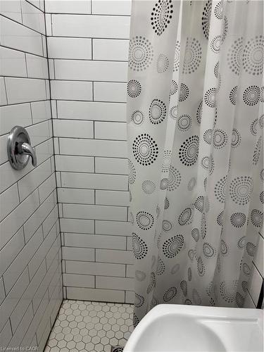 5-123 Macnab Street S, Hamilton, ON - Indoor Photo Showing Bathroom