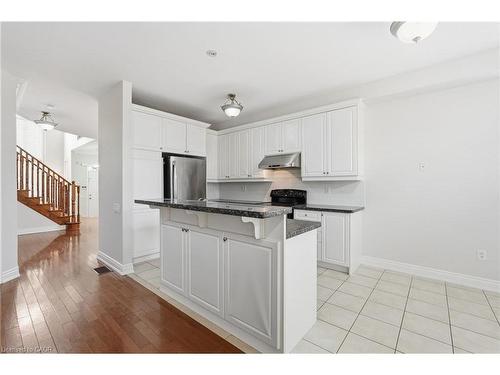 319 Duskywing Way, Oakville, ON - Indoor Photo Showing Kitchen
