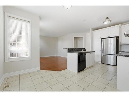 319 Duskywing Way, Oakville, ON - Indoor Photo Showing Kitchen