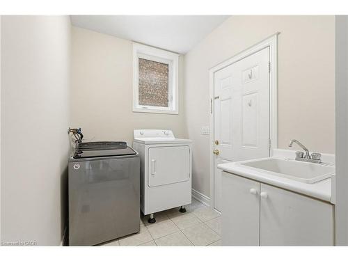 319 Duskywing Way, Oakville, ON - Indoor Photo Showing Laundry Room