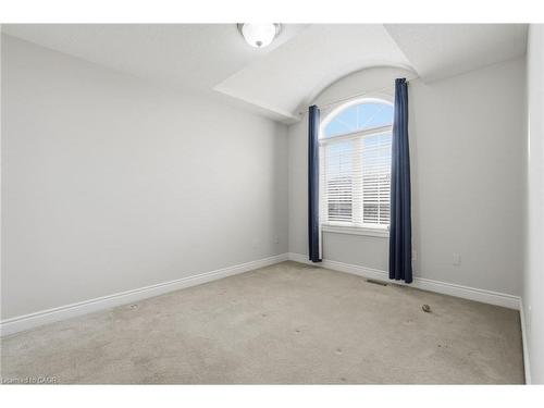 319 Duskywing Way, Oakville, ON - Indoor Photo Showing Other Room