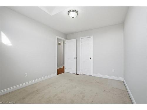 319 Duskywing Way, Oakville, ON - Indoor Photo Showing Other Room