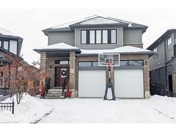 206 Carriage Way S Waterloo, ON N2K 0C6