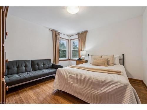 107 Westmount Road, Guelph, ON - Indoor Photo Showing Bedroom