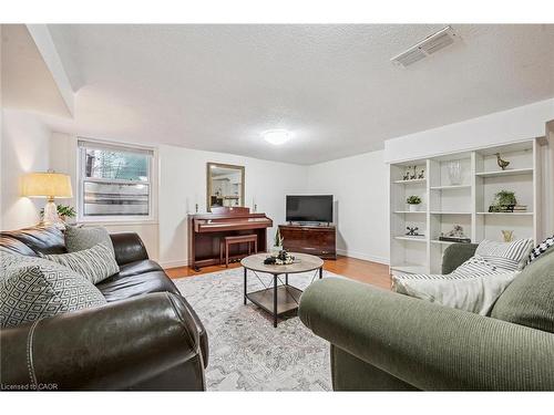 107 Westmount Road, Guelph, ON - Indoor Photo Showing Living Room