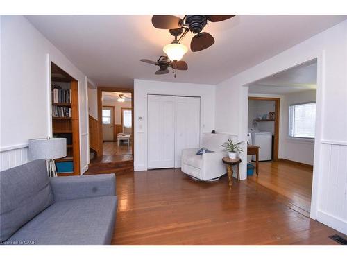 3222 Peach Avenue, Ridgeway, ON - Indoor Photo Showing Living Room
