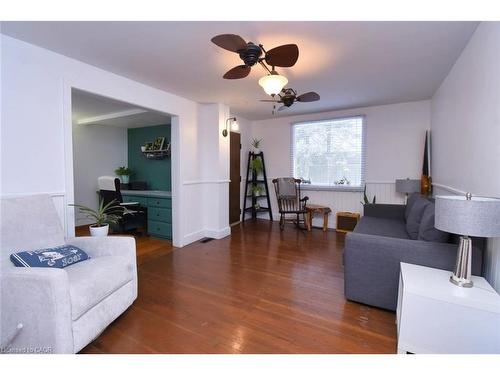 3222 Peach Avenue, Ridgeway, ON - Indoor Photo Showing Living Room