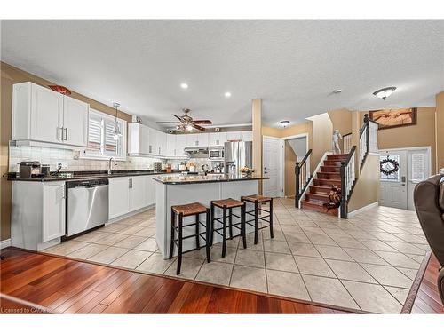 44 Dineen Court, Kitchener, ON - Indoor Photo Showing Kitchen