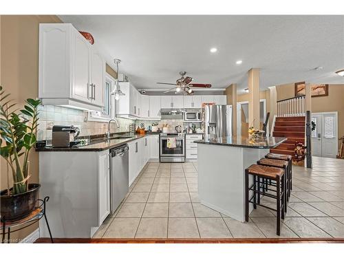 44 Dineen Court, Kitchener, ON - Indoor Photo Showing Kitchen With Upgraded Kitchen