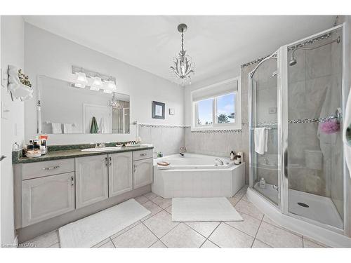 44 Dineen Court, Kitchener, ON - Indoor Photo Showing Bathroom