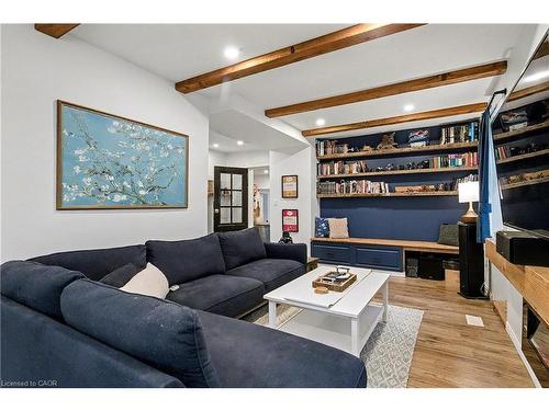 30 Wood Street, Drayton, ON - Indoor Photo Showing Living Room