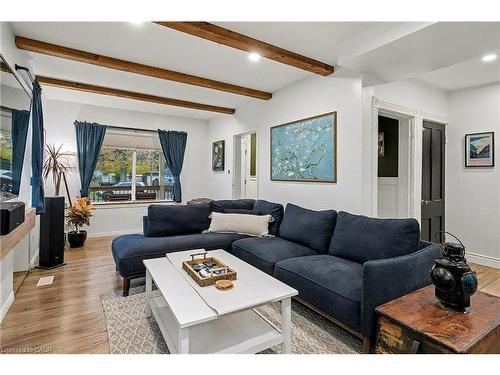 30 Wood Street, Drayton, ON - Indoor Photo Showing Living Room