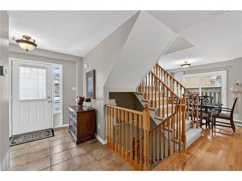 120-3333 New Street, Burlington, ON - Indoor Photo Showing Other Room