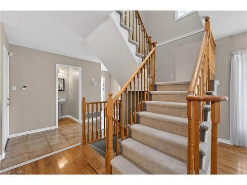 120-3333 New Street, Burlington, ON - Indoor Photo Showing Other Room