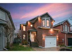 2413 Gladstone Avenue  Oakville, ON L6H 6P2