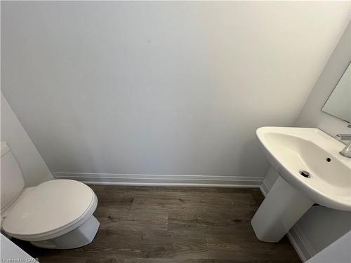 20 Steele Crescent, Guelph, ON - Indoor Photo Showing Bathroom