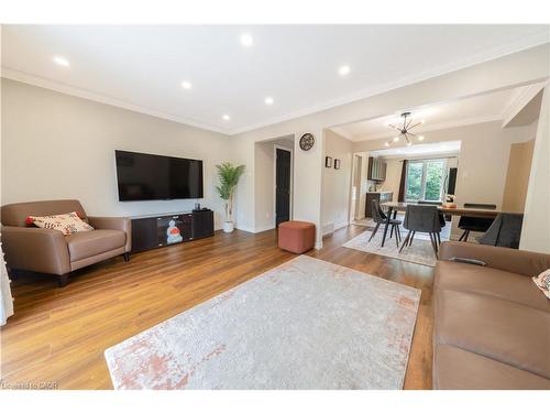 1548 Westminster Place, Burlington, ON - Indoor Photo Showing Living Room