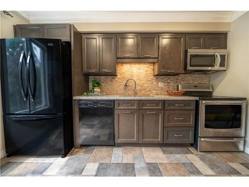 1548 Westminster Place, Burlington, ON - Indoor Photo Showing Kitchen