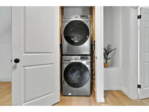 38 Bergey Street, Cambridge, ON - Indoor Photo Showing Laundry Room