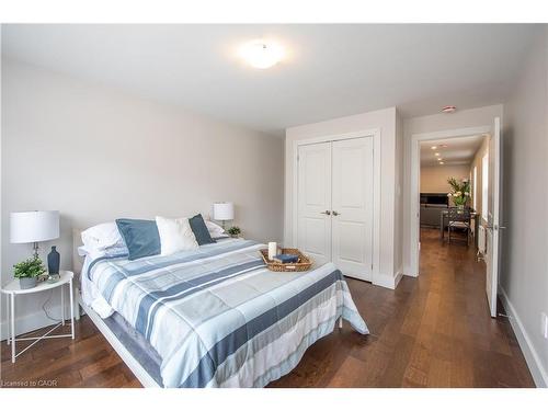 35 Niagara Street, St. Catharines, ON - Indoor Photo Showing Bedroom