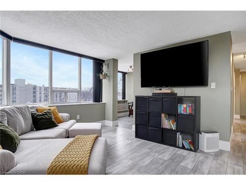 409-3227 King Street E, Kitchener, ON - Indoor Photo Showing Other Room