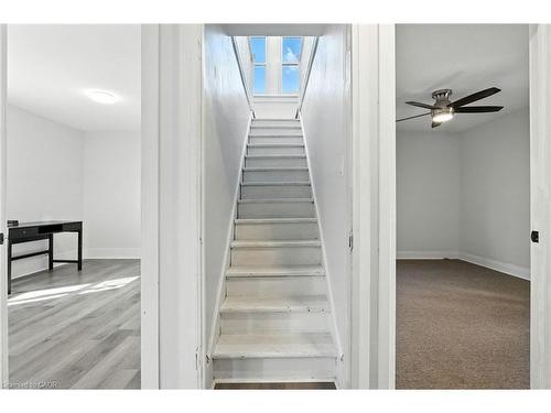 5039 Armoury Street, Niagara Falls, ON - Indoor Photo Showing Other Room