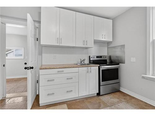 28 Cayuga Street, Brantford, ON - Indoor Photo Showing Kitchen